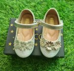 Gucci girls flat shoe with 3 flowers/ AFS18